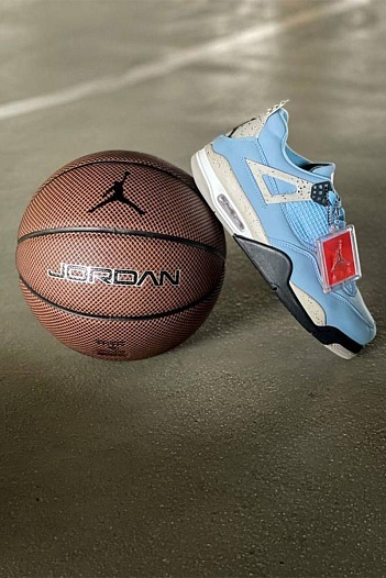 Кроссовки Nike Air Jordan 4 “University Blue”   