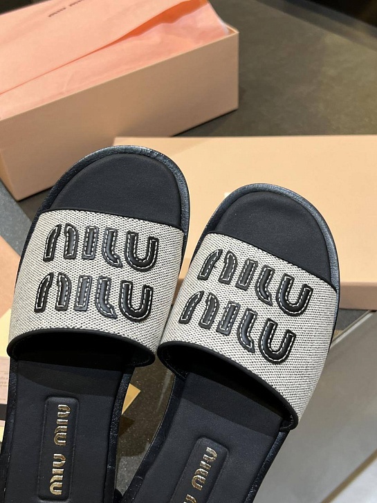 Женские кожаные шлёпанцы MIU MIU Premium - Black