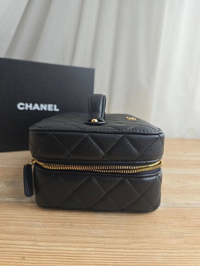 Кожаная косметичка Chanel 20x14 см   