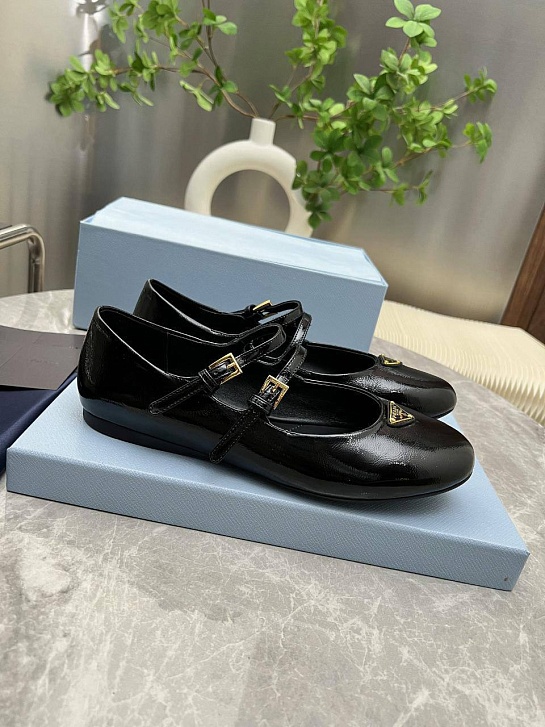 Женские кожаные балетки Prada Naplak чёрного цвета