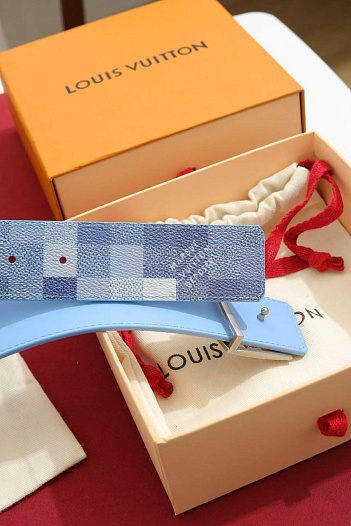 Кожаный ремень Louis Vuitton Initiales Damoflage   