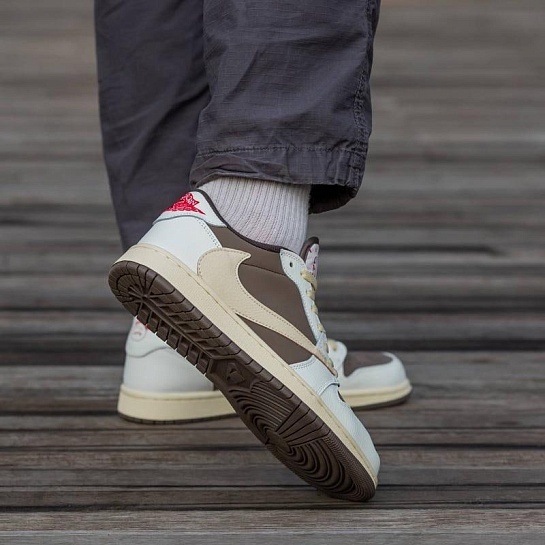 Кроссовки Travis Scott x Nike Air Jordan 1 Low "Reverse Mocha" Premium