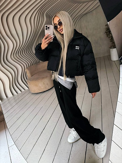 Чёрная женская куртка MIU MIU   