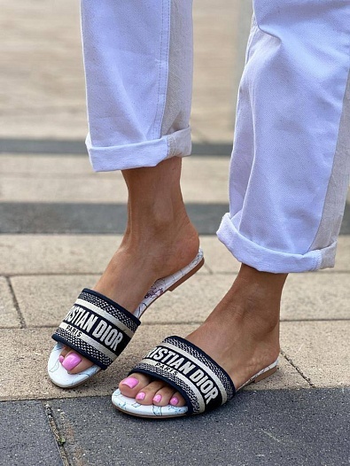 Женские шлепанцы Dior Dway Slide Embroidered Cotton   