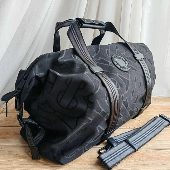 Текстильная дорожная сумка Burberry 50x28 см