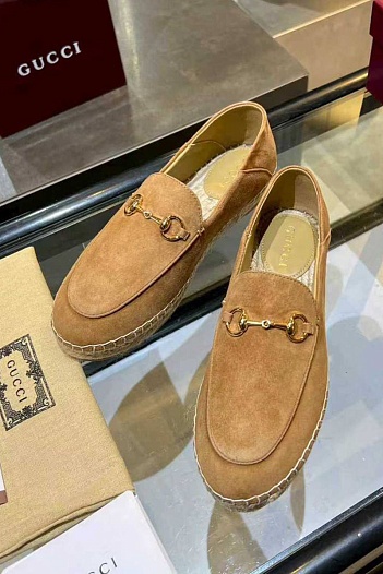 Женские замшевые лоферы Gucci GG Horsebit premium   
