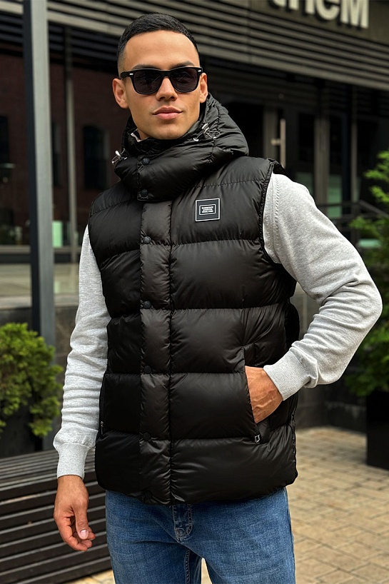 Чёрный жилет Burberry London England logo-patch