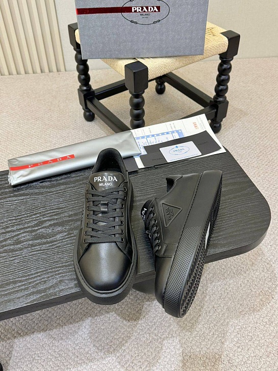 Мужские кожаные кроссовки Prada 