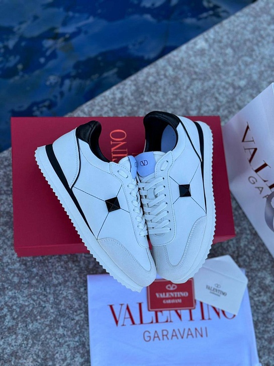 Женские кожаные кроссовки Valentino - White / Black