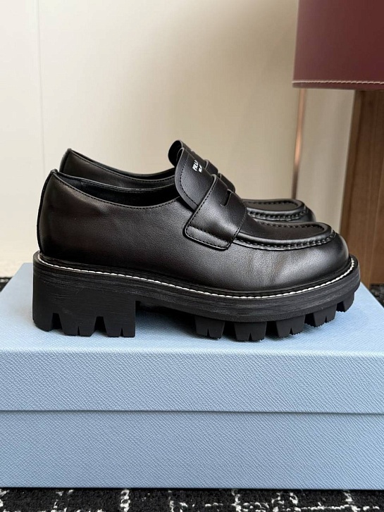 Женские кожаные лоферы Prada premium
