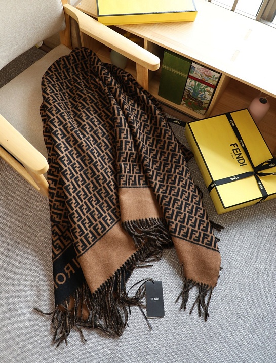 Шарф Fendi Roma premium 140x140 см
