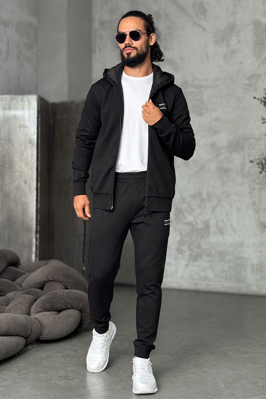 Чёрная кофта на молнии Moncler