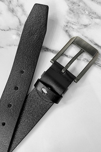 Мужской кожаный ремень Armani чёрного цвета   