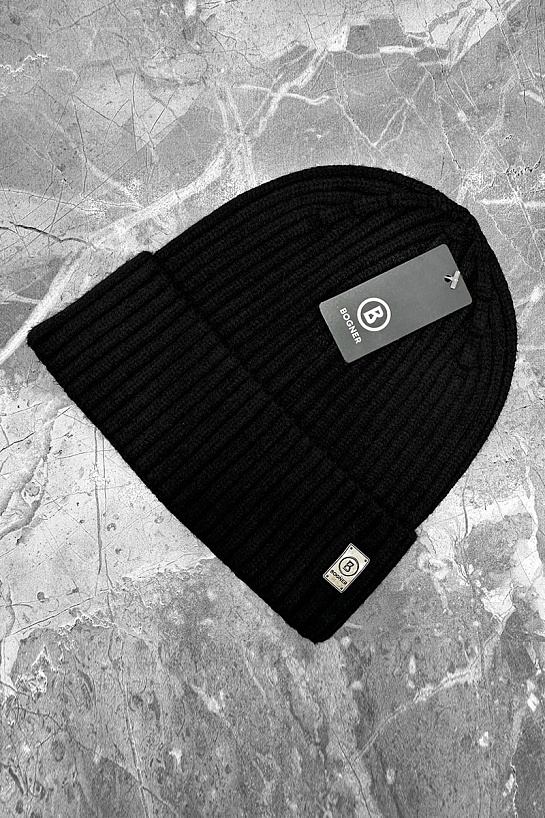 Шапка чёрного цвета Bogner