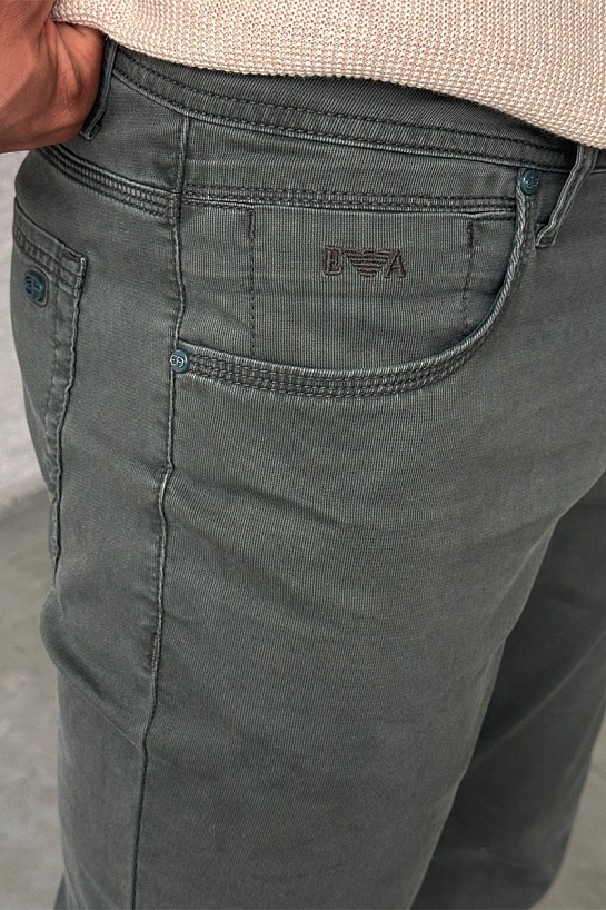 Мужские джинсы цвета хаки Emporio Armani