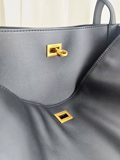 Кожаная сумка Balenciaga 37x34 см   