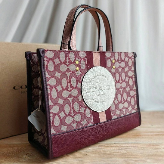 Женская сумка Coach Dempsey Carryall 30x22 см (4 расцветки)