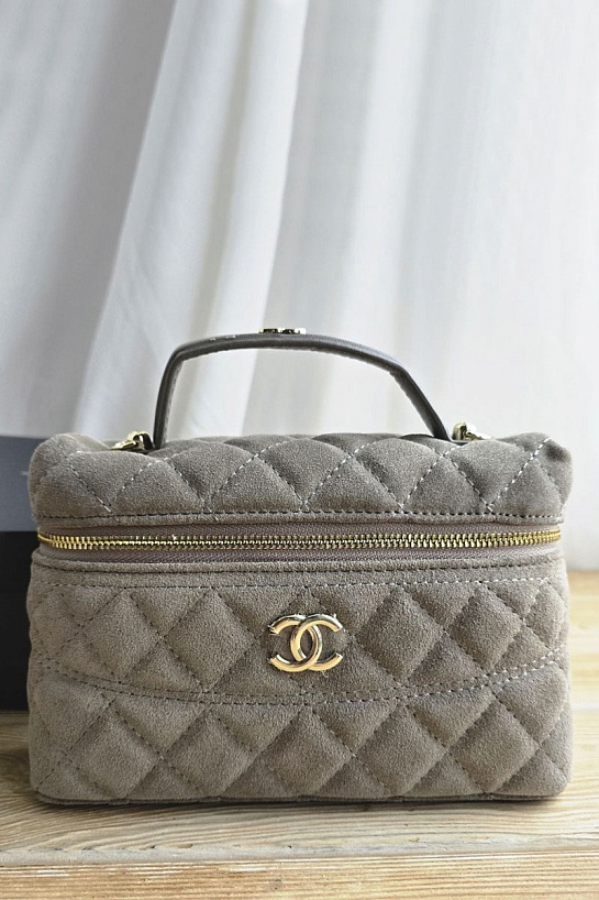 Замшевая сумка Chanel Vanity 19x12