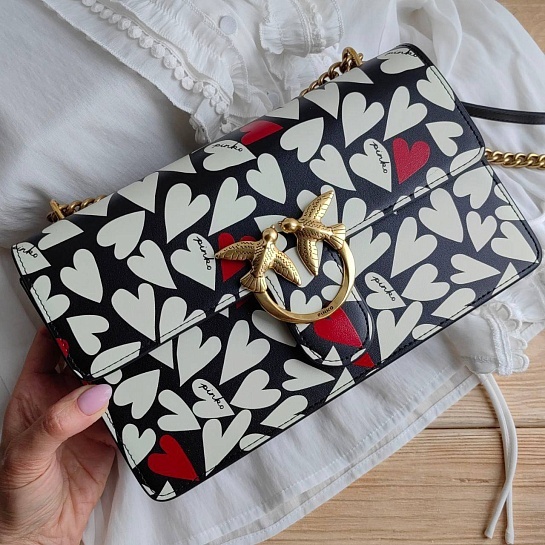 Женская кожаная сумка Love 21x12 см