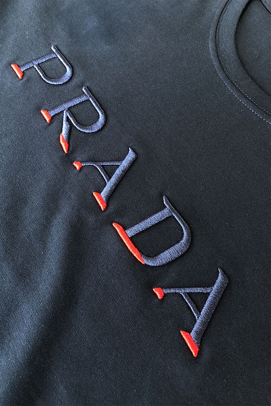 Тёмно-синяя мужская футболка Prada embroidered logo