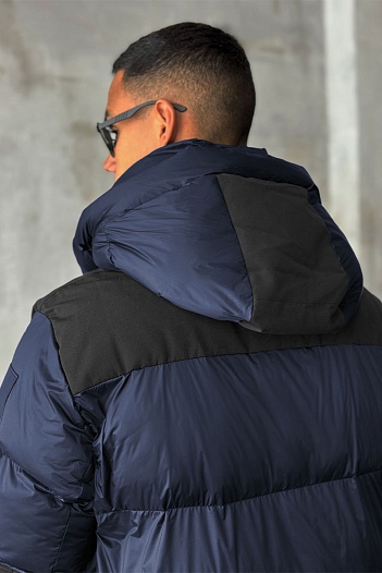 Удлинённый тёмно-синий пуховик Burberry Nylon logo-patch   