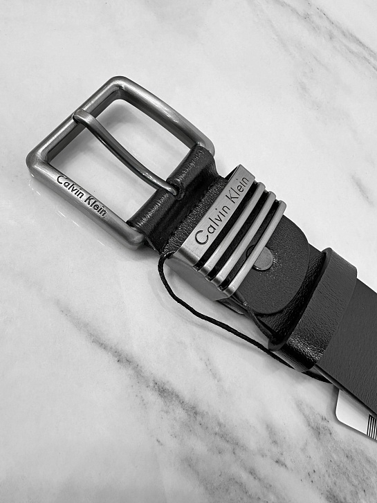 Мужской кожаный ремень Calvin Klein чёрного цвета