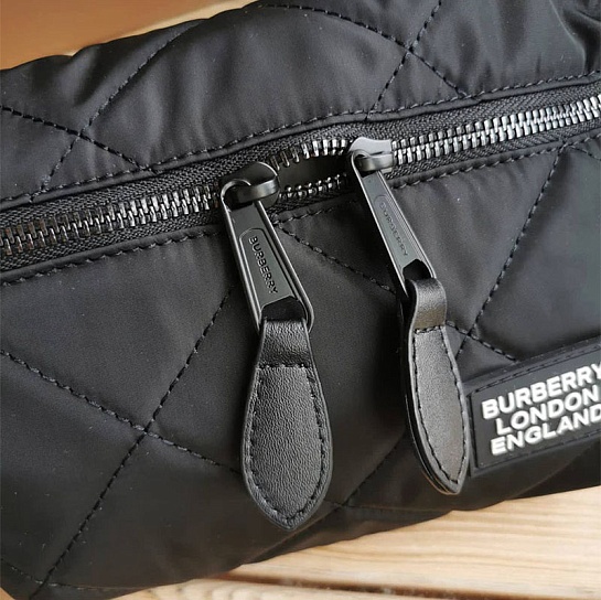 Нейлоновая сумка на пояс Burberry 30х16 см