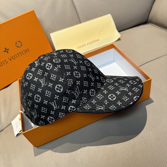 Бейсболка Louis Vuitton Monogram premium