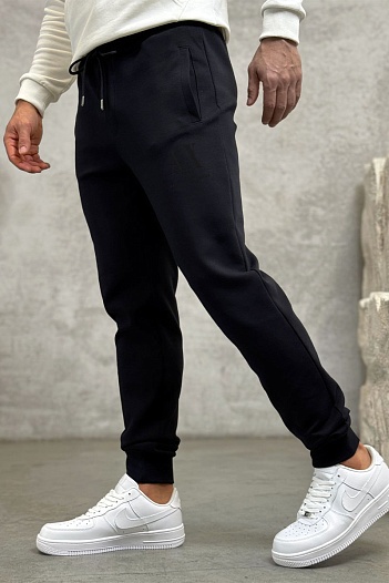 Чёрные спортивные штаны Armani Exchange black embroidery   