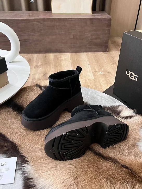 Женские замшевые ботинки UGG Heights - Black