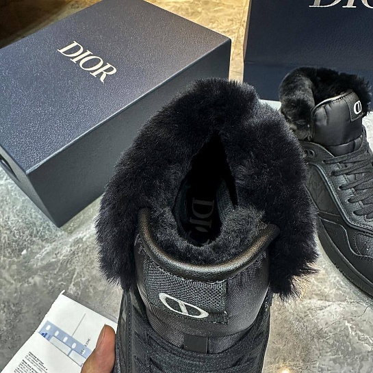 Кожаные кроссовки с мехом Dior B27