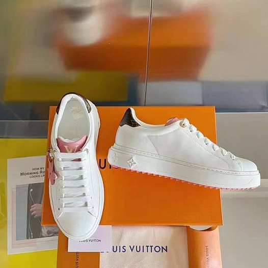Кожаные женские кроссовки Louis Vuitton Time out белого цвета   