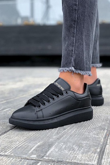 Чёрные кожаные кроссовки Alexander McQueen   