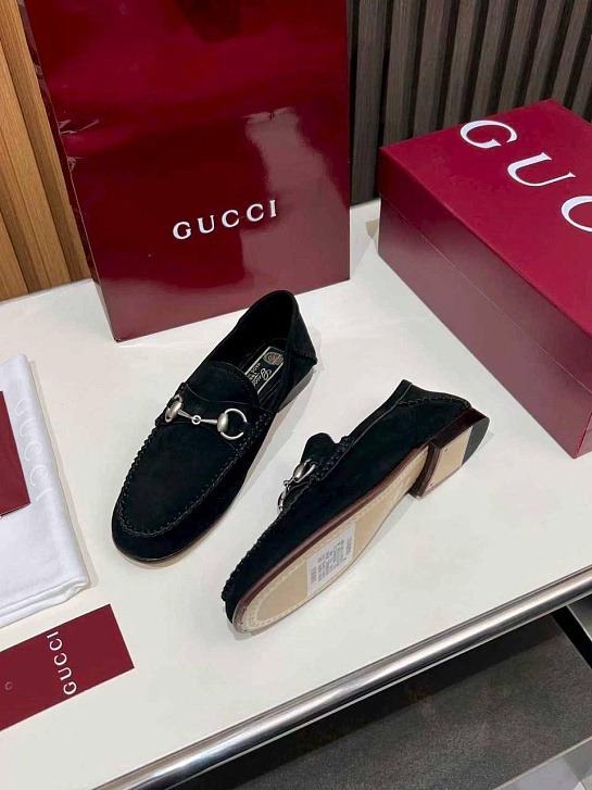 Женские замшевые лоферы Gucci GG premium
