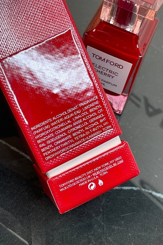 Парфюмерная вода Tom Ford Electric Cherry (50 мл)
