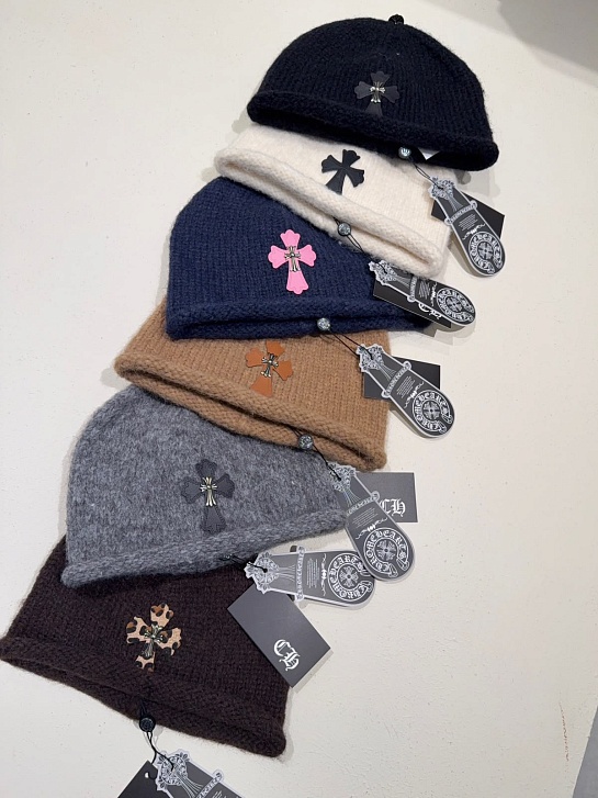Шапка чёрного цвета Chrome Hearts