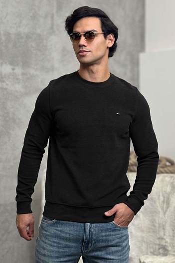Мужской свитшот чёрного цвета Tommy Hilfiger   
