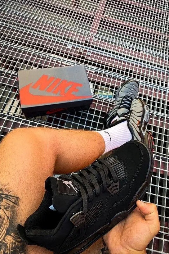 Кроссовки Nike Air Jordan 4 Retro "Black Cat"