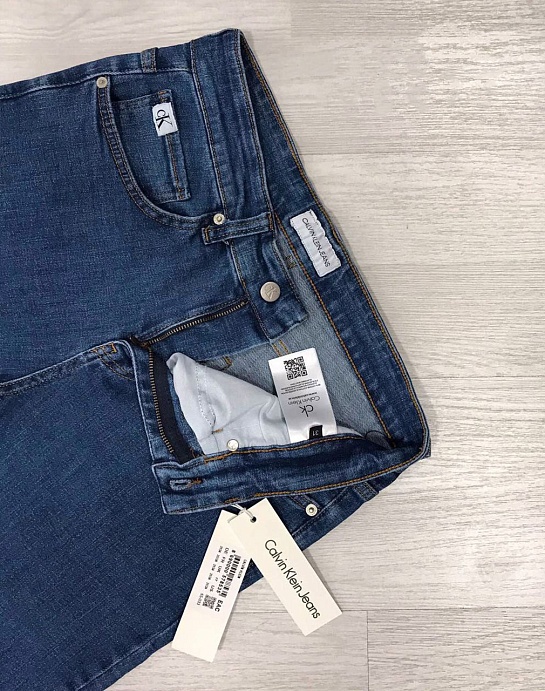 Джинсы синего цвета Calvin Klein