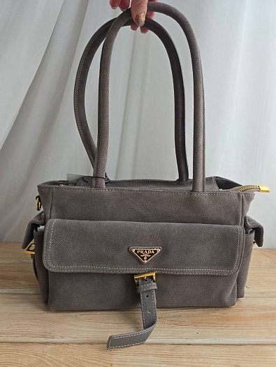 Замшевая сумка Prada 30x16 см   