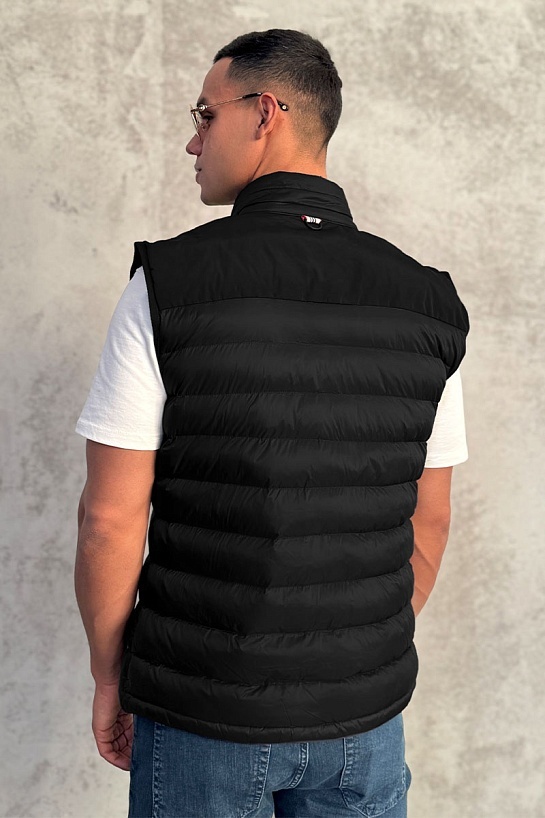 Чёрный пуховой жилет Burberry London England logo-patch