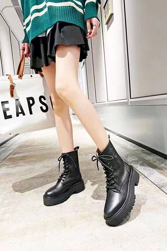 Женские кожаные ботинки Celine чёрного цвета