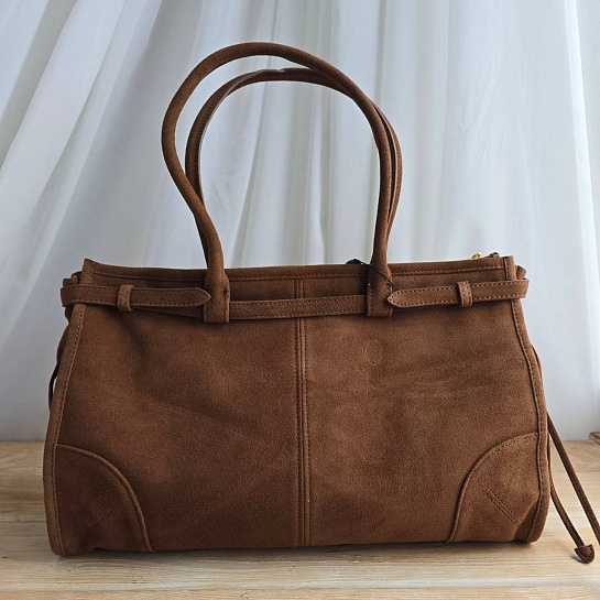 Замшевая сумка Prada 38x23 см