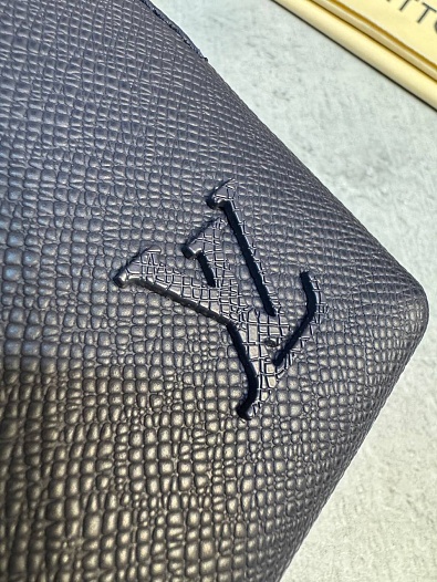Кожаная сумка Louis Vuitton Avenue Messenger Premium 22.6x15.5x7 см   