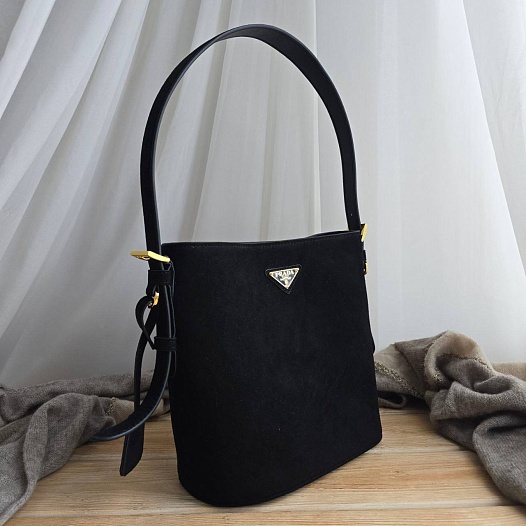 Замшевая сумка Prada Bucket 24x22 см - Black   
