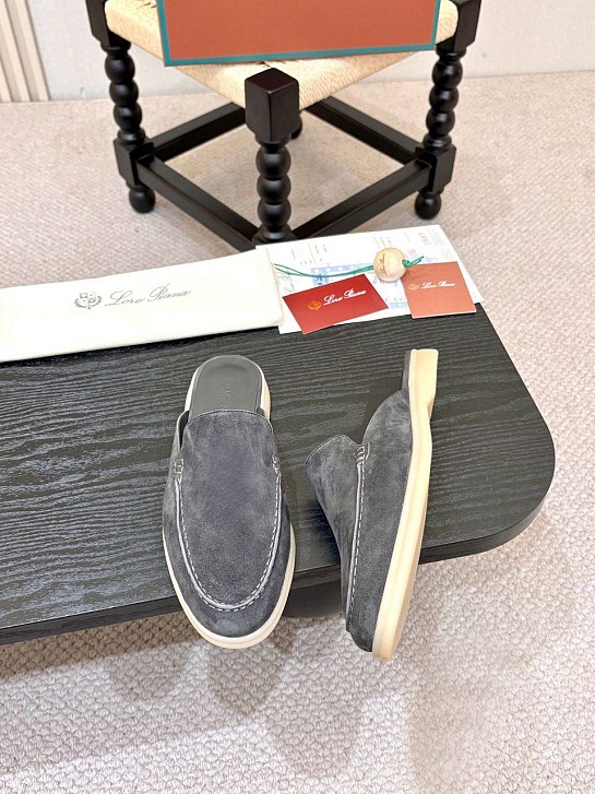 Мужские замшевые шлёпанцы Loro Piana