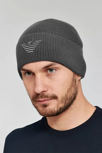 Шапка серого цвета Emporio Armani   