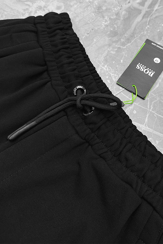 Мужские чёрные шорты Hugo Boss