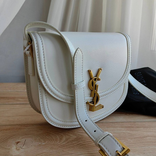 Кожаная сумка Yves Saint Laurent 19x17 см