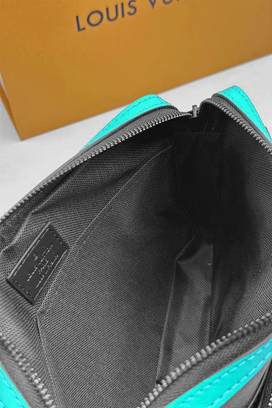 Кожаная сумка Louis Vuitton Trio Messenger Monogram Eclipse Reverse 25x18 см